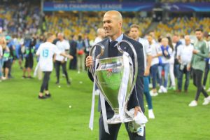 Zinedine Zidane Tuyên Bố Từ Chức Huấn Luyện Viên Real Madrid